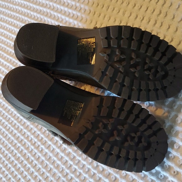 *Lowered Price, Peeling - Picture 6 of 9